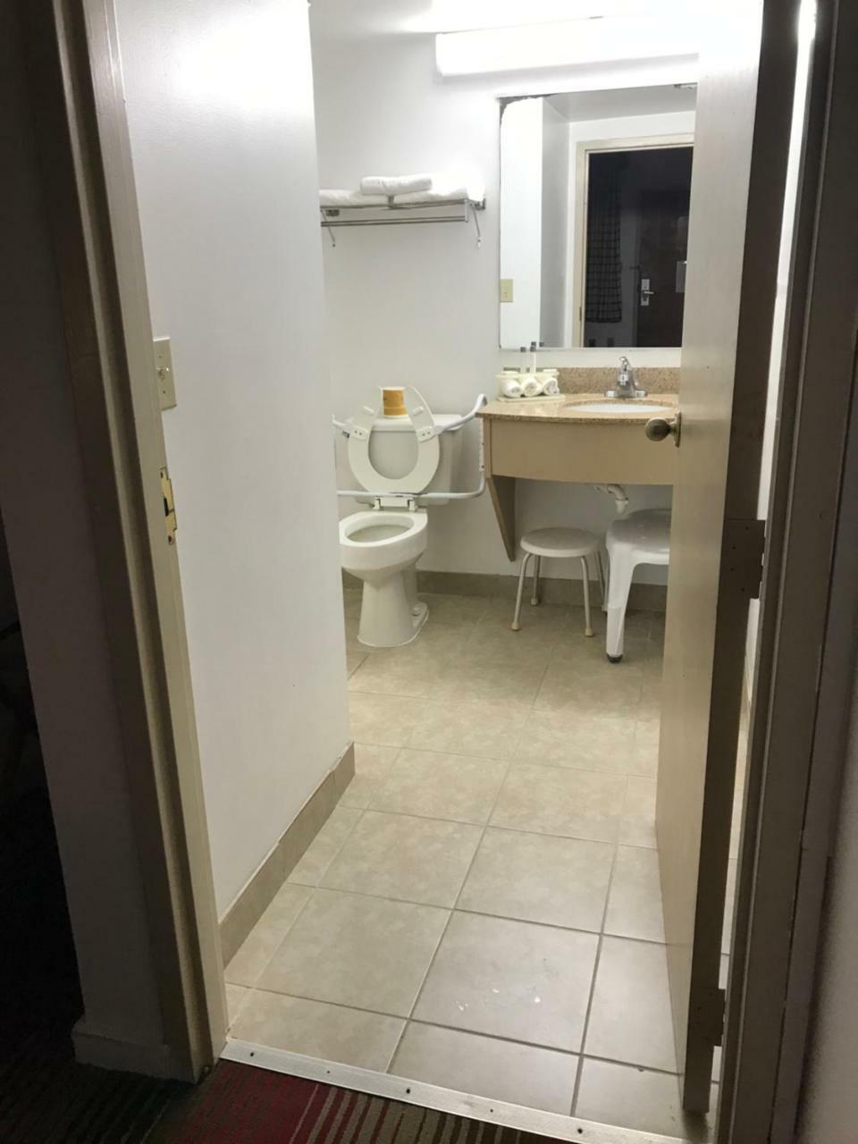 Elizabethan 3* Manteo